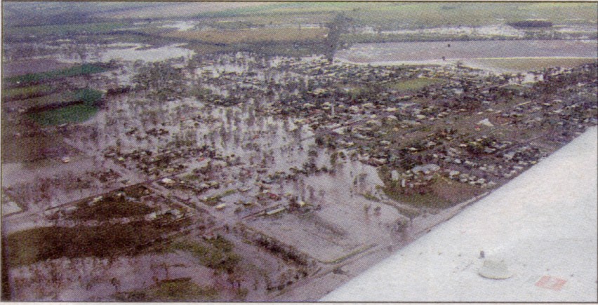 Jandowae flood-24/22/07-seen from above.