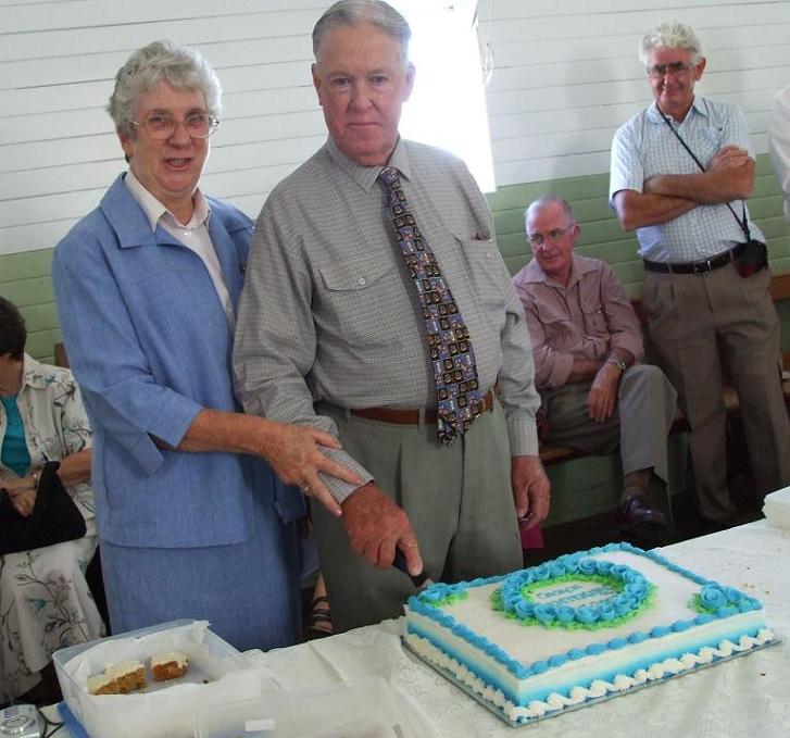  Cake Cutting at the Jandowae Church Centenary 26/4/09