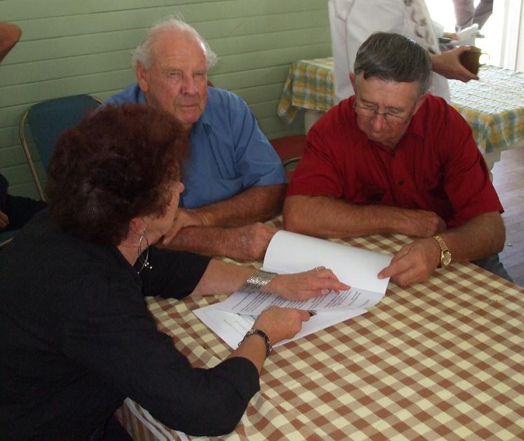  Dudley Cronin and friends at the Jandowae Church Centenary 26/4/09